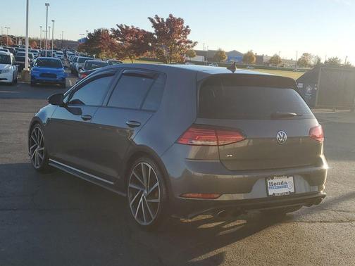 2018 Volkswagen Golf R 2.0T w/DCC & Navigation