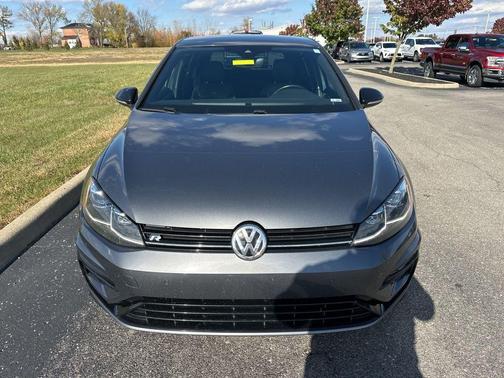 2018 Volkswagen Golf R 2.0T w/DCC & Navigation