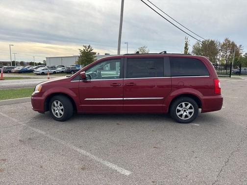 2012 Chrysler Town & Country Touring