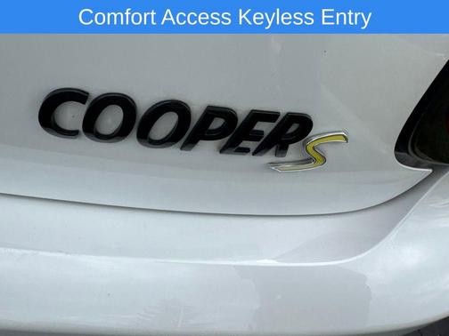 White Metallic 2024 MINI SE Hardtop Cooper
