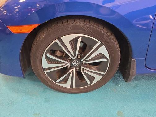 Aegean Blue Metallic 2018 Honda Civic EX-L