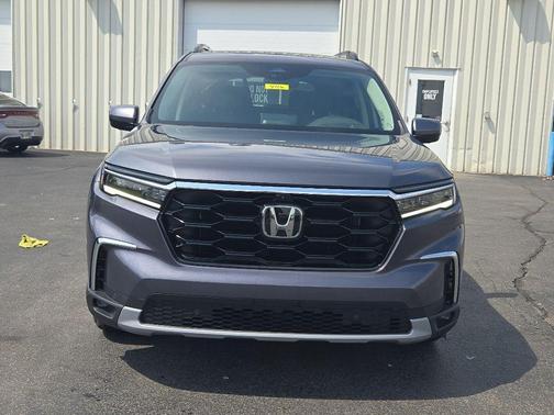 Modern Steel Metallic 2024 Honda Pilot Elite