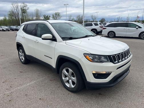 White Clearcoat 2019 Jeep Compass Latitude