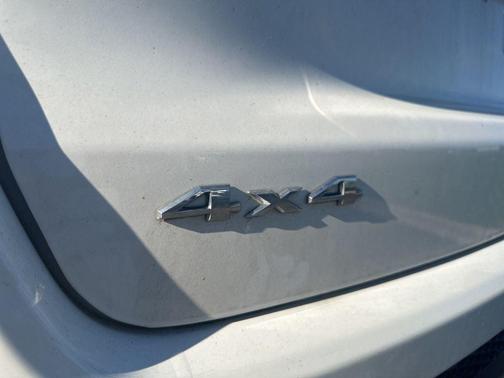 White Clearcoat 2019 Jeep Compass Latitude