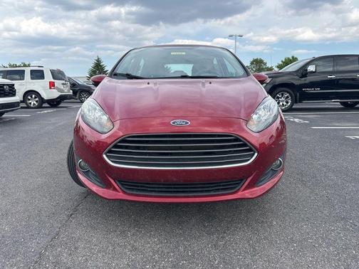 Ruby Red Metallic Tinted Clearcoat 2017 Ford Fiesta SE