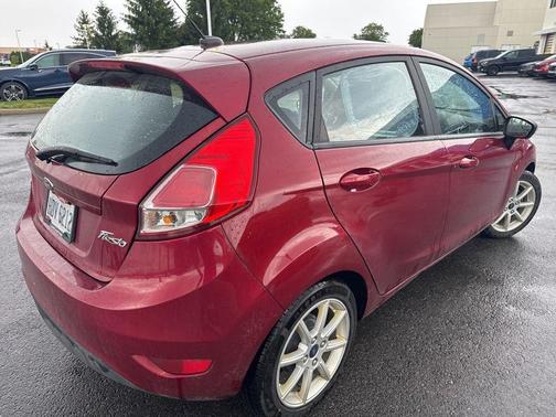 Ruby Red Metallic Tinted Clearcoat 2017 Ford Fiesta SE
