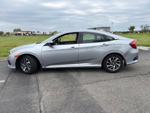 Lunar Silver Metallic 2017 Honda Civic EX