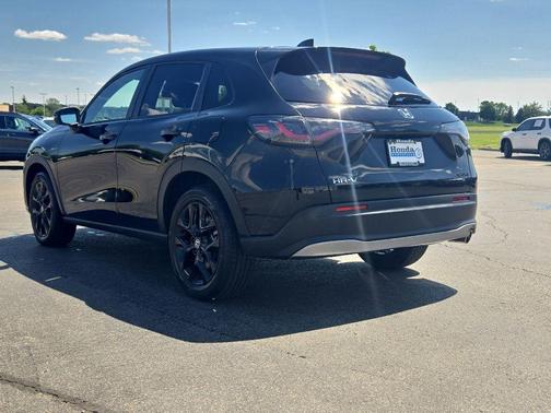 Crystal Black Pearl 2023 Honda HR-V Sport