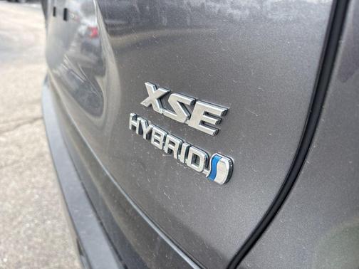 2019 Toyota RAV4 Hybrid XSE