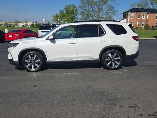 Platinum White Pearl 2023 Honda Pilot Touring