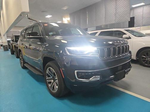 2023 Jeep Wagoneer Base