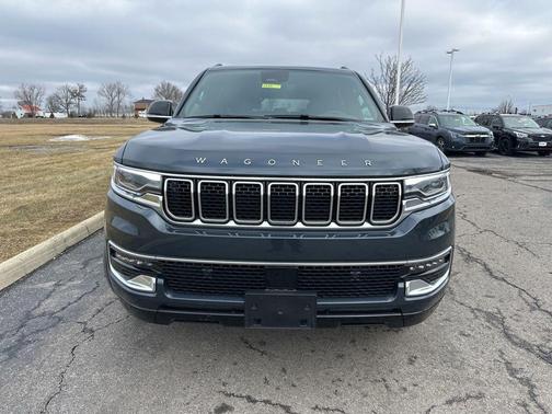 2023 Jeep Wagoneer Base
