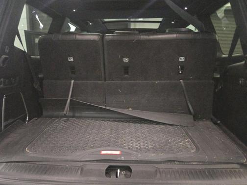 2023 Jeep Wagoneer Base