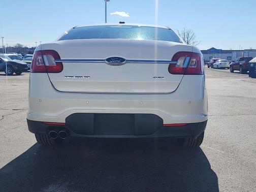 2011 Ford Taurus SEL