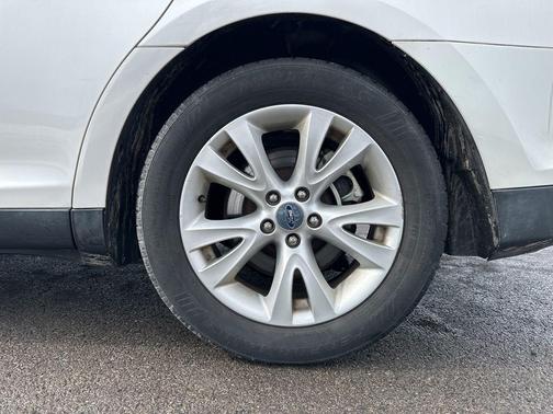 2011 Ford Taurus SEL