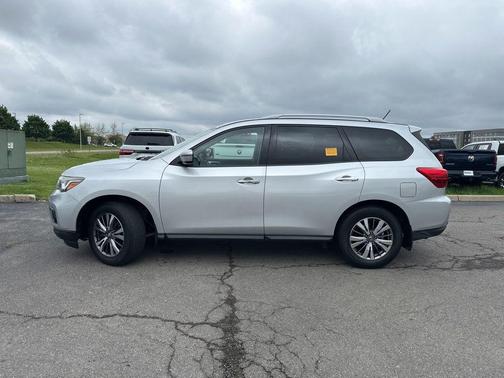 Brilliant Silver 2018 Nissan Pathfinder S