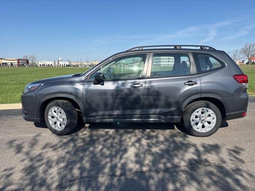 Magnetite Gray Metallic 2023 Subaru Forester