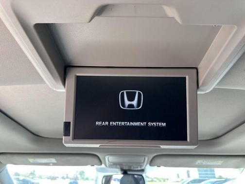 Lunar Silver Metallic 2017 Honda Odyssey EX-L