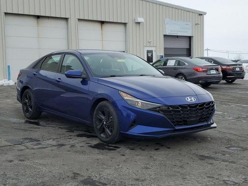 2021 Hyundai ELANTRA SEL