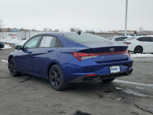 2021 Hyundai ELANTRA SEL