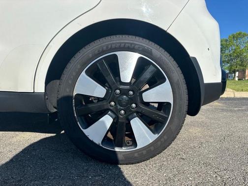 White / Red 2016 Kia Soul +