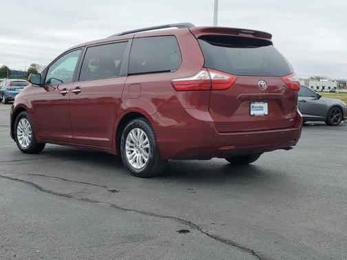 2017 Toyota Sienna XLE Premium