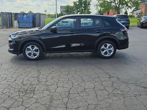 Crystal Black Pearl 2023 Honda HR-V LX
