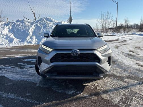 2022 Toyota RAV4 Hybrid SE