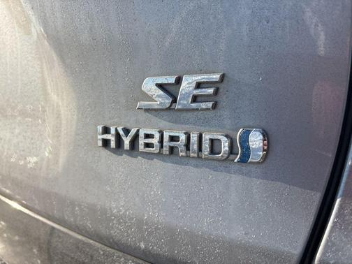 2022 Toyota RAV4 Hybrid SE