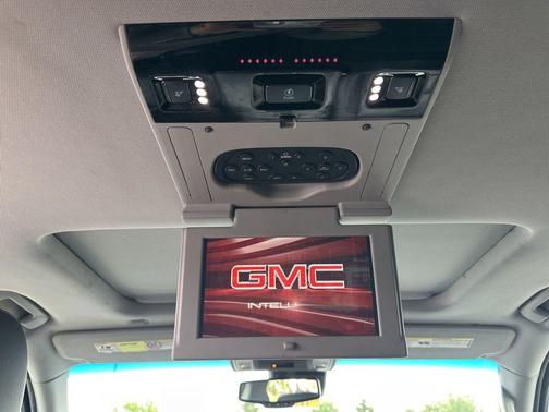 Quicksilver Metallic 2015 GMC Yukon SLT