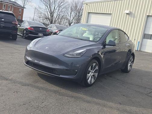 Midnight Silver Metallic 2023 Tesla Model Y Long Range