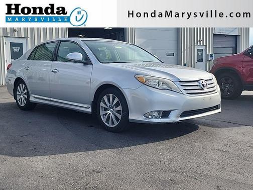 Classic Silver Metallic 2012 Toyota Avalon Limited
