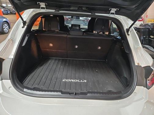 2022 Toyota Corolla Hatchback SE