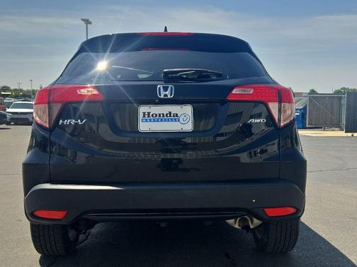 Crystal Black Pearl 2016 Honda HR-V EX