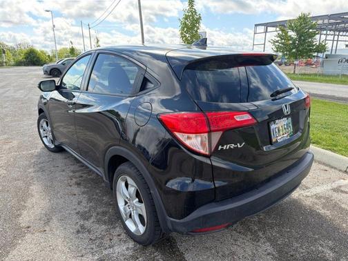 Crystal Black Pearl 2016 Honda HR-V EX