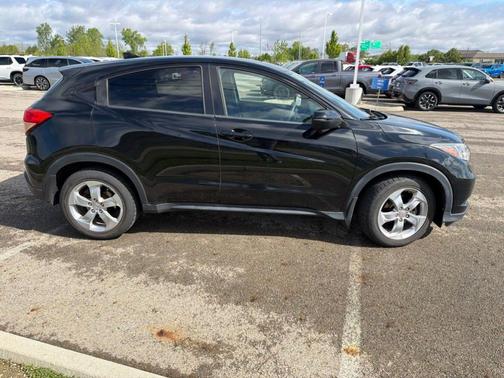 Crystal Black Pearl 2016 Honda HR-V EX