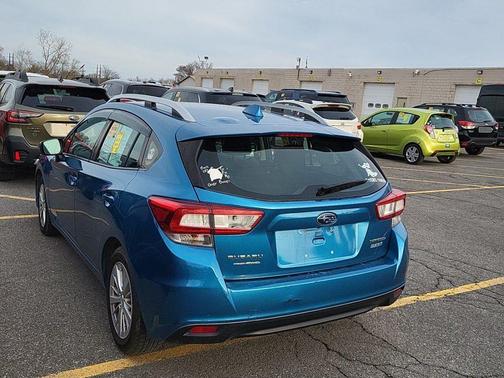 2017 Subaru Impreza 2.0i Premium