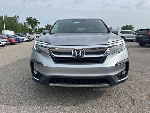 Lunar Silver Metallic 2021 Honda Pilot Touring 8-Passenger