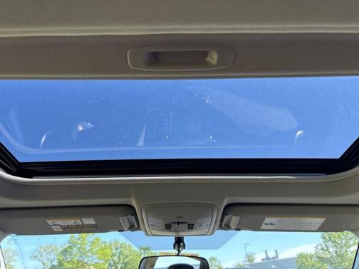 Super White 2016 Toyota RAV4 XLE