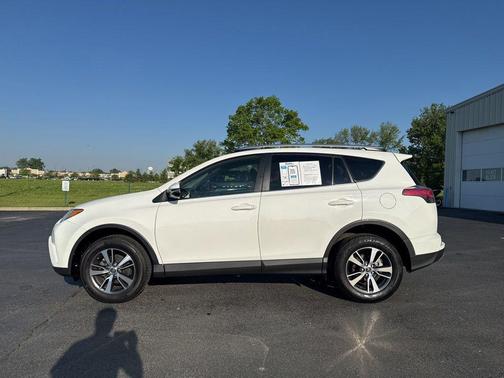 Super White 2016 Toyota RAV4 XLE