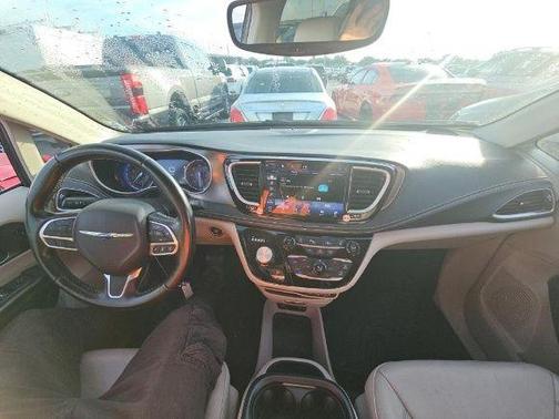 2021 Chrysler Pacifica Touring-L