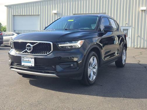 Black Stone 2022 Volvo XC40 T5 Momentum