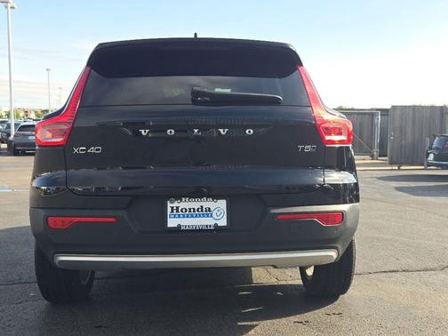 Black Stone 2022 Volvo XC40 T5 Momentum