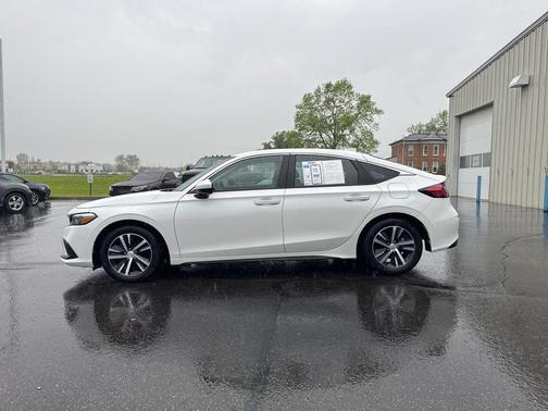 Platinum White Pearl 2024 Honda Civic LX