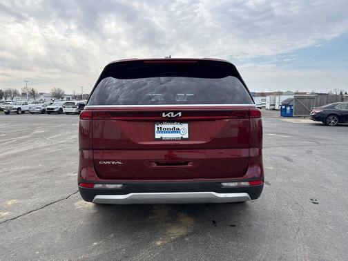 2024 Kia Carnival LX