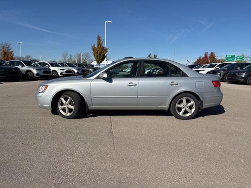 2010 Hyundai SONATA SE