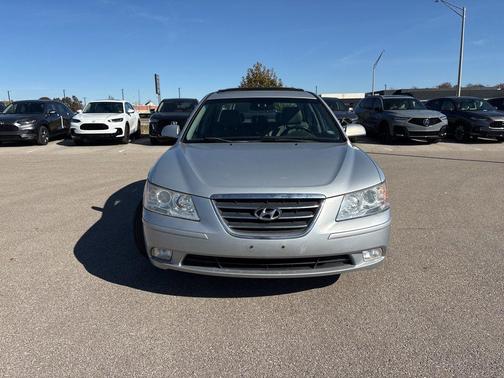 2010 Hyundai SONATA SE