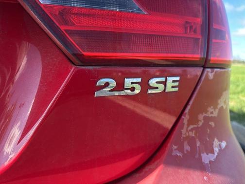 Tornado Red 2012 Volkswagen Jetta SE