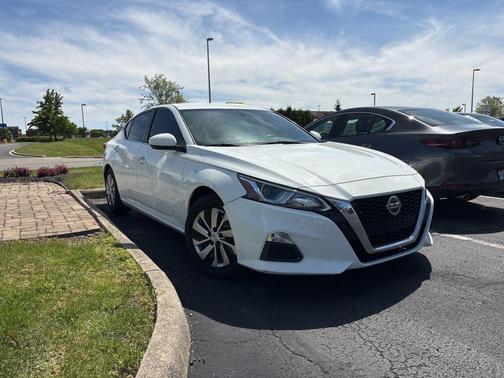 Glacier White 2019 Nissan Altima 2.5 S