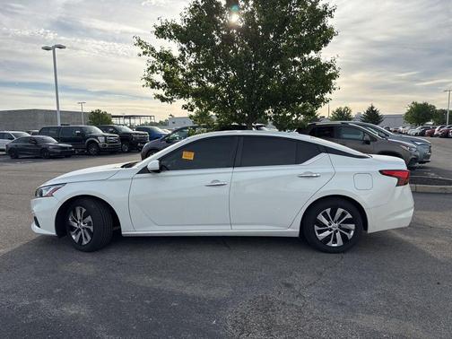 Glacier White 2019 Nissan Altima 2.5 S